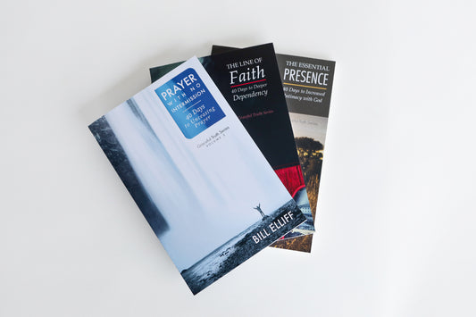 The Essential Presence: 40 Days to Increased Intimacy with God-Bill Elliff